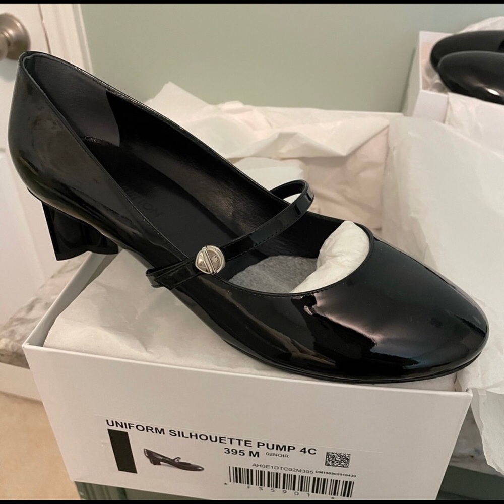 NIB Authentic Louis Vuitton Uniform Silhouette Mary Jane Pumps